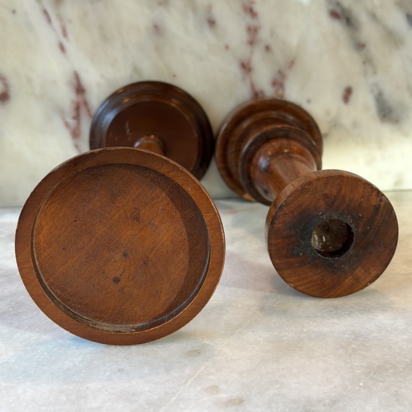 Pair of old wood candle holders - Picture 8 of 12